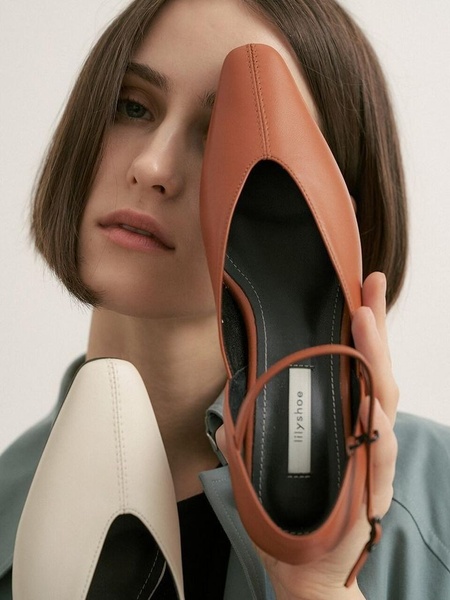 heels, pumps, dress shoes, women shoes, high heels, formal shoes, leather shoes, brand awareness, editorial, luxurious, calm, neutral, orange